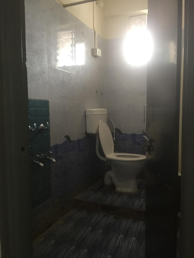 Hotel Joshi Yatri Niwas à Kolhapur Extérieur photo