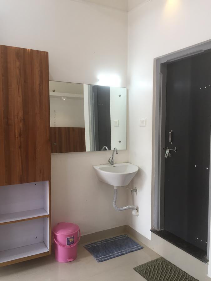 Hotel Joshi Yatri Niwas à Kolhapur Extérieur photo