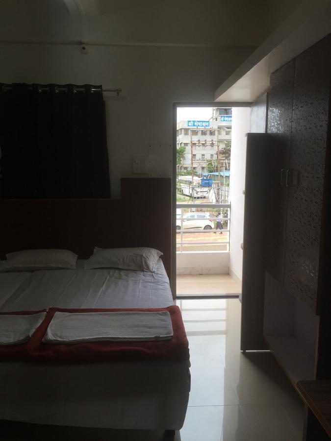 Hotel Joshi Yatri Niwas à Kolhapur Extérieur photo