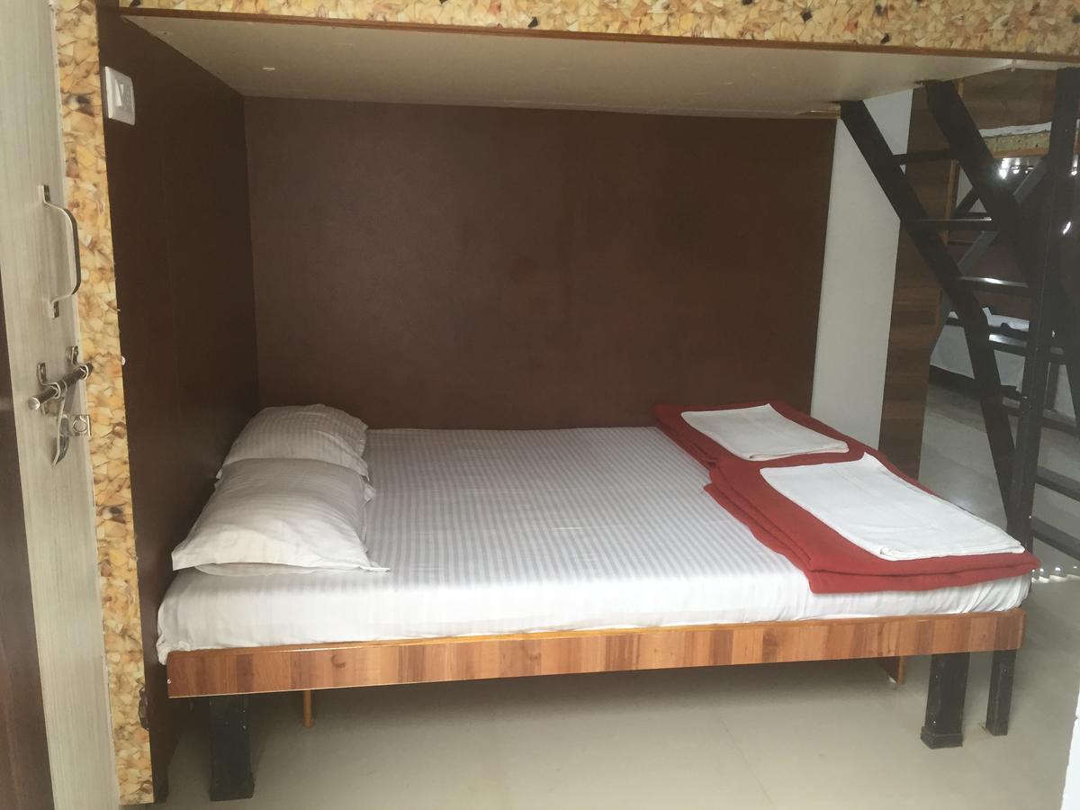 Hotel Joshi Yatri Niwas à Kolhapur Extérieur photo